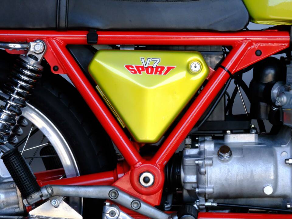 Immagine 13/80 di Moto Guzzi V7 Sport (1972)