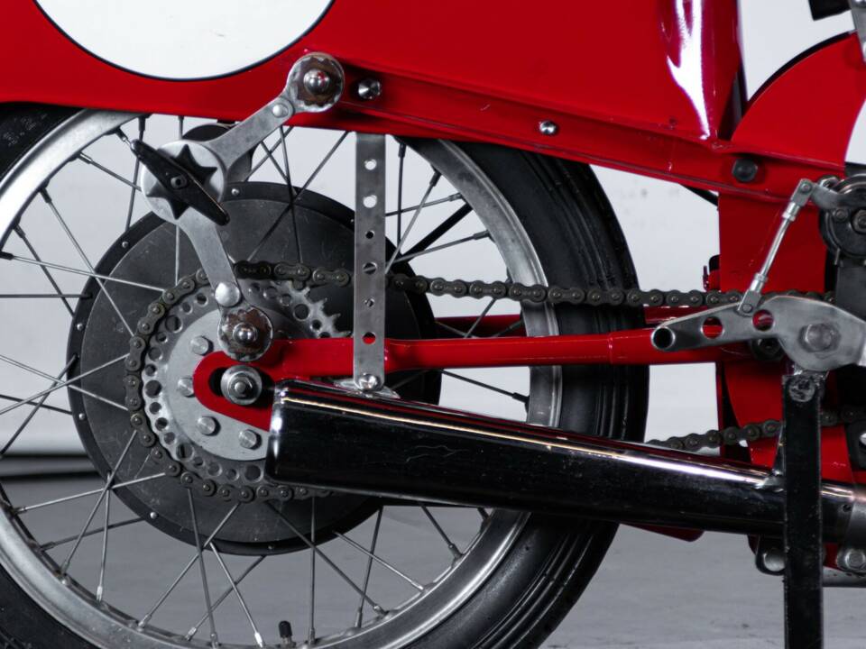 Image 19/50 of Moto Guzzi DUMMY (1948)