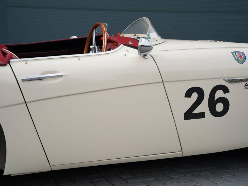 Image 47/50 of Austin-Healey 100&#x2F;6 (BN6) (1958)