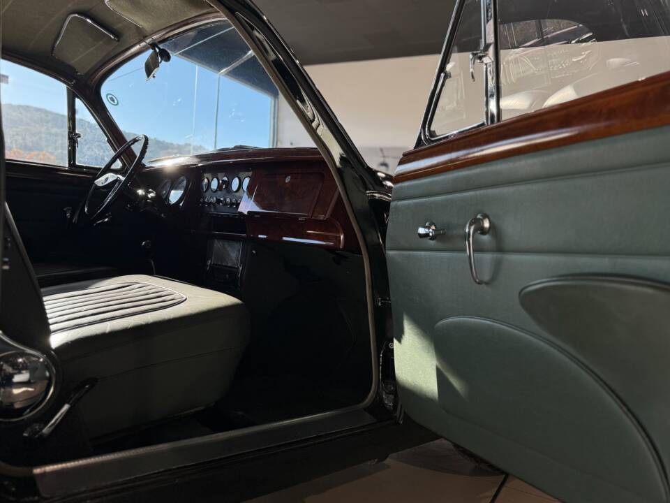 Bild 26/29 von Jaguar Mk II 3.4 (1962)