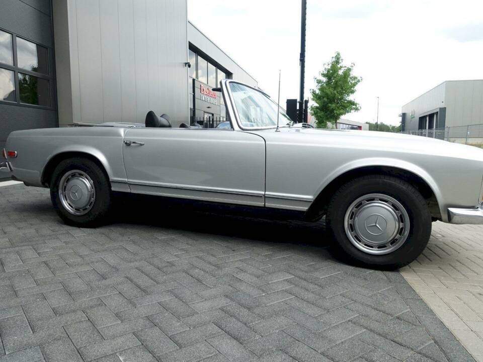 Image 7/36 of Mercedes-Benz 280 SL (1970)