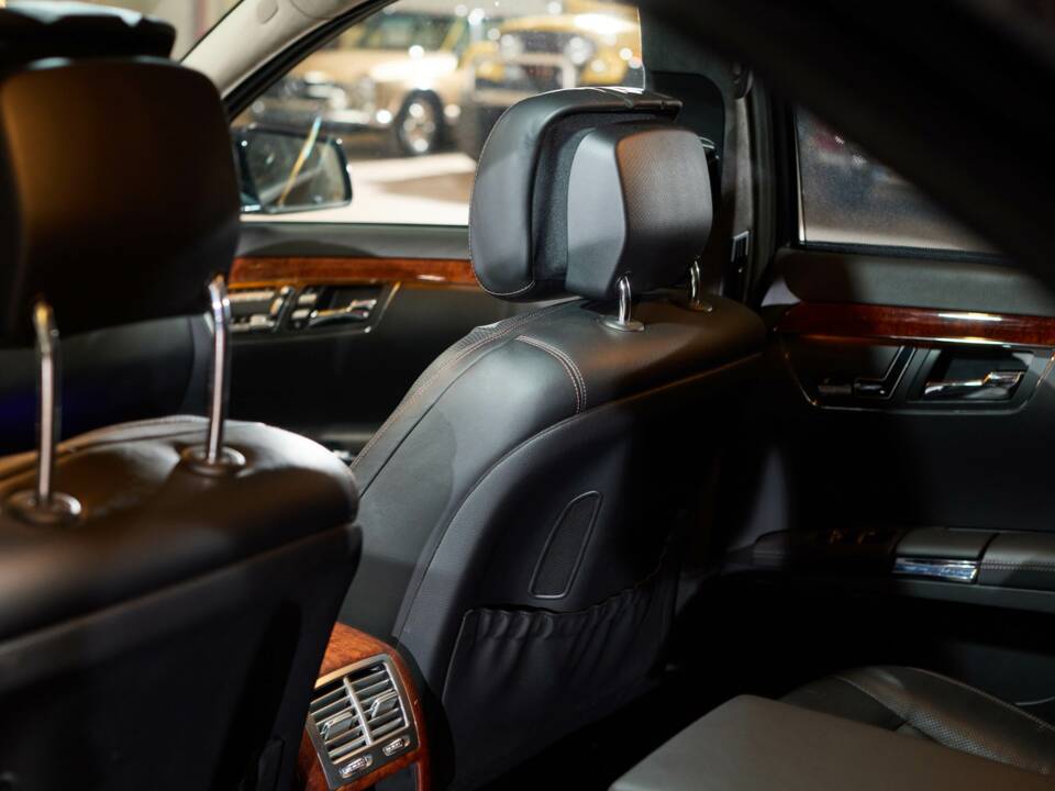 Image 27/128 de Mercedes-Benz S 500 BlueEFFICIENCY (2011)