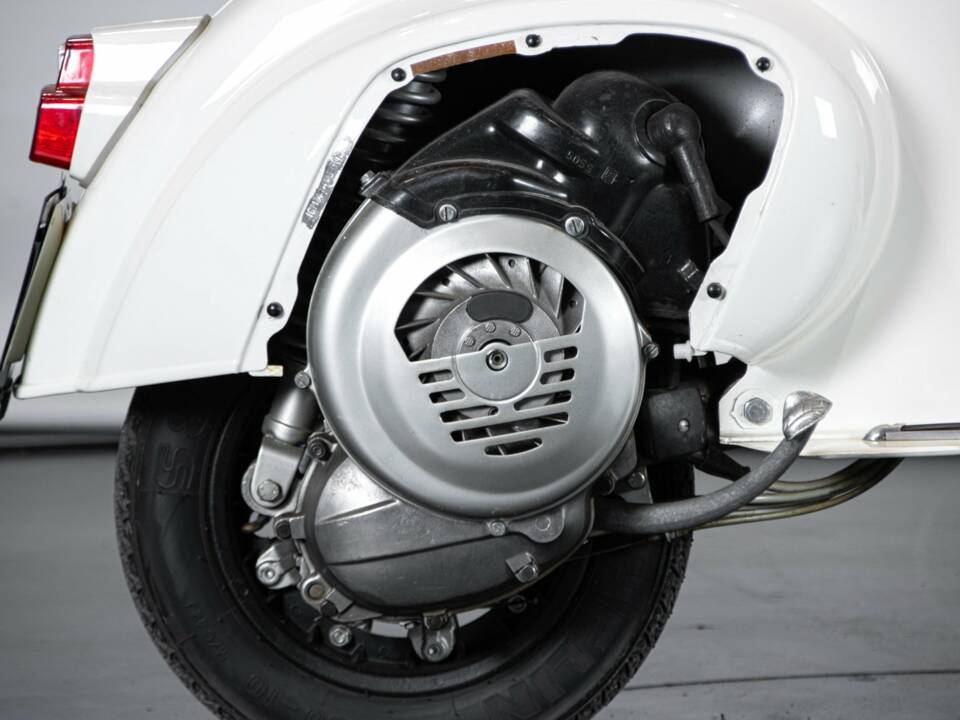 Image 29/41 de Piaggio Vespa 50 SS (1966)
