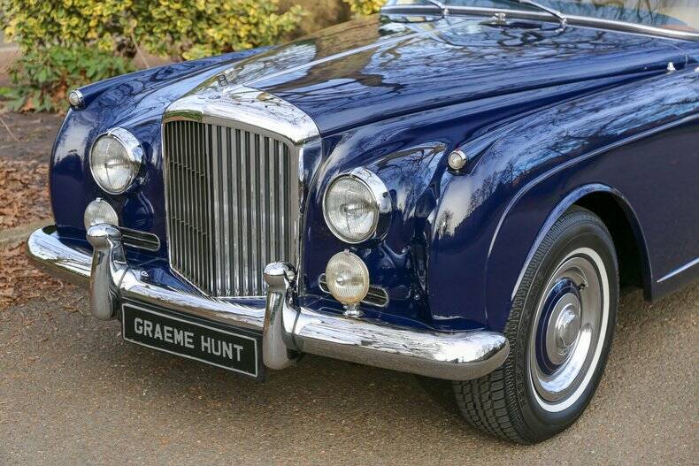 Image 13/50 of Bentley S 3 Continental (1962)