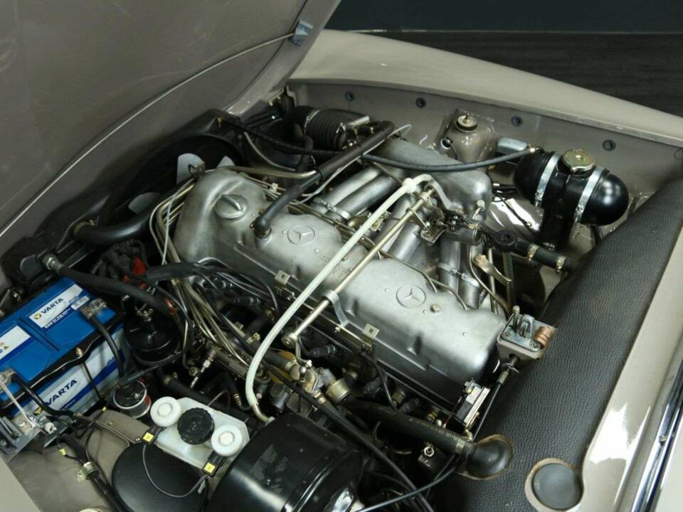 Image 34/50 de Mercedes-Benz 280 SL (1970)