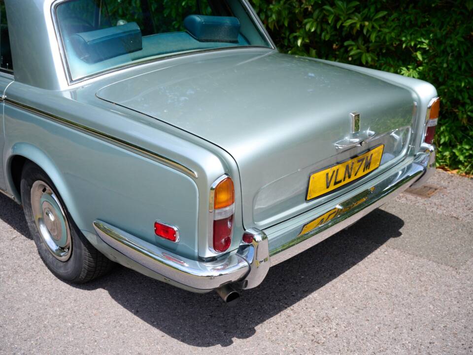 Image 12/46 of Rolls-Royce Silver Shadow I (1974)