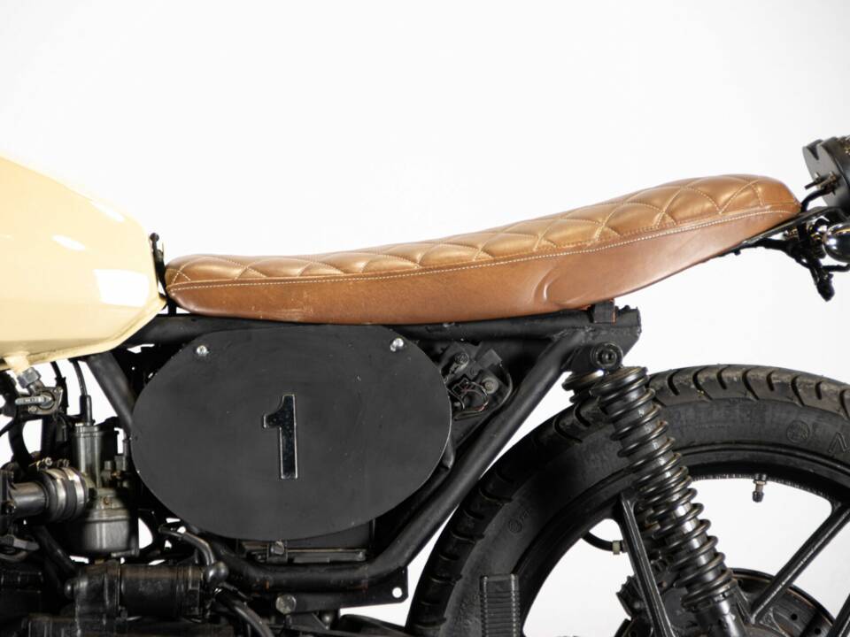 Image 24/50 of Moto Guzzi V 35 Imola II (1983)