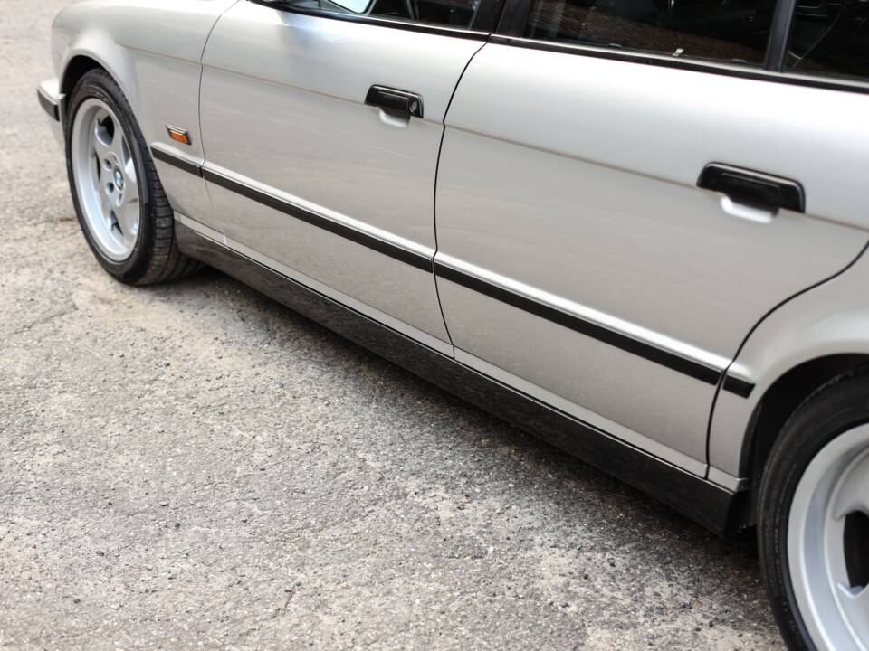 Bild 28/74 von BMW M5 Touring (1992)