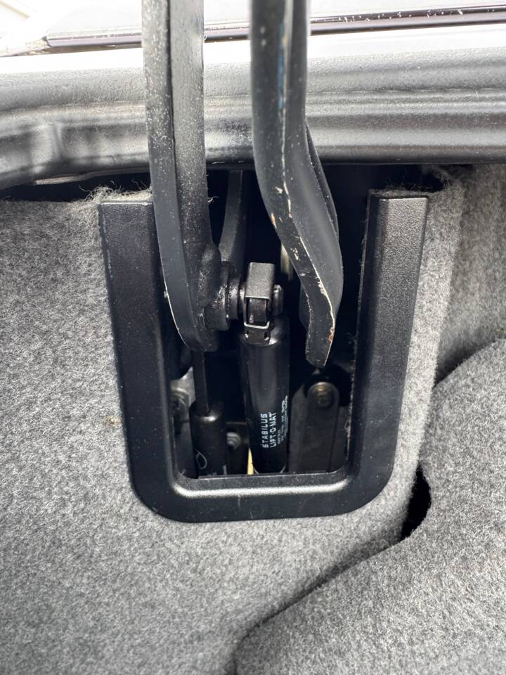 Image 41/51 of Mercedes-Benz SL 320 (1996)