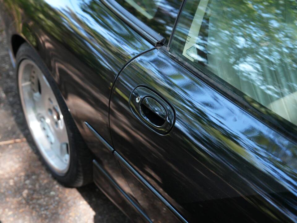 Image 8/50 of Jaguar XKR (1998)