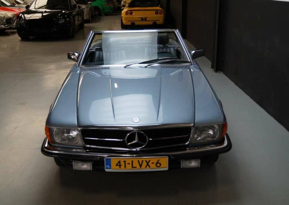 Image 21/41 of Mercedes-Benz 500 SL (1986)