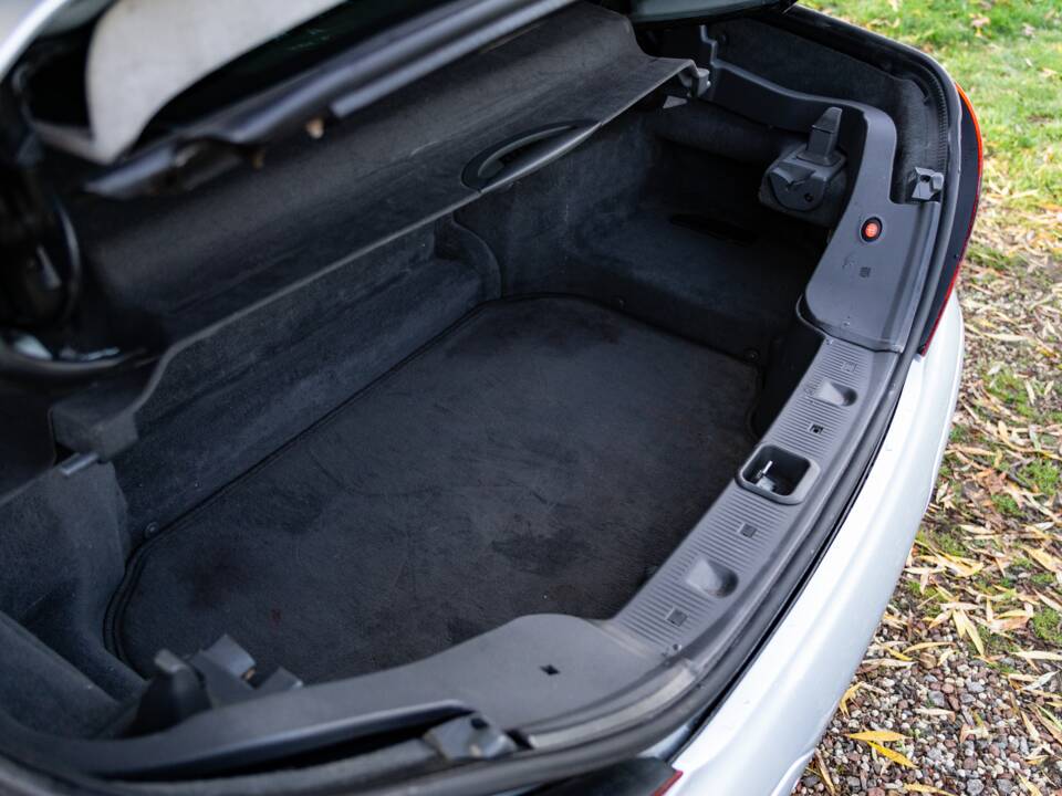 Image 44/45 of Mercedes-Benz SL 55 AMG (2004)