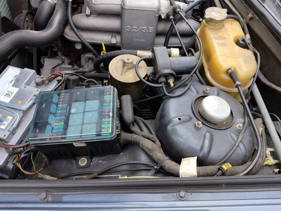 Bild 55/113 von BMW 735i (1986)