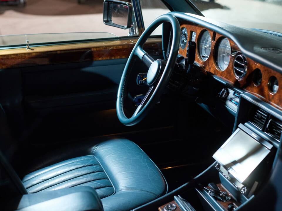 Bild 40/51 von Bentley Turbo R (1986)
