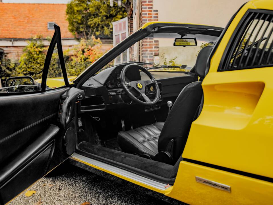 Bild 32/55 von Ferrari 328 GTS (1986)