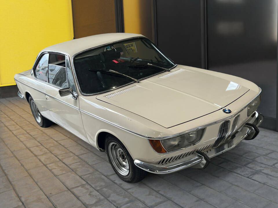 Image 2/26 of BMW 2000 CS (1970)