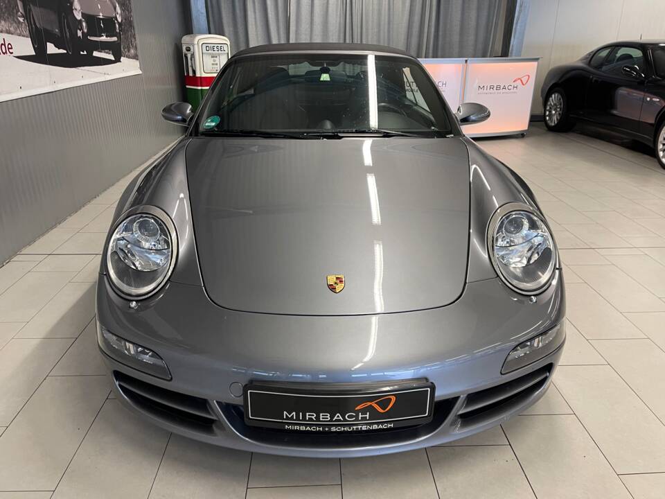 Immagine 4/18 di Porsche 911 Carrera S (2005)