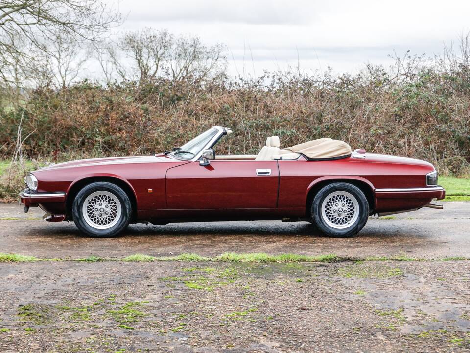 Image 2/50 of Jaguar XJS 5.3 V12 (1993)