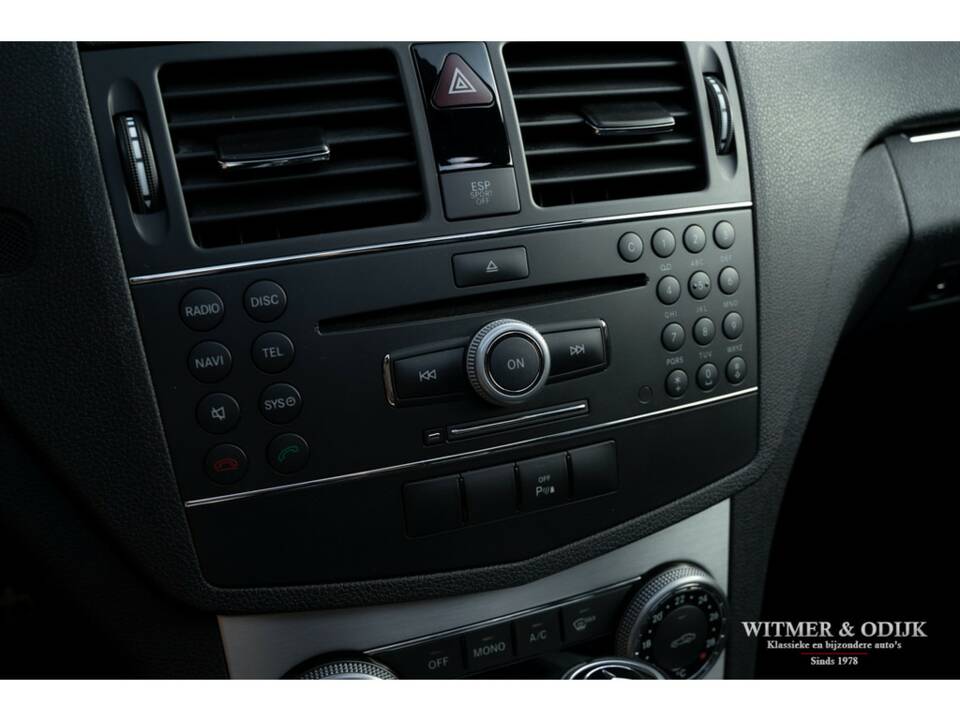 Imagen 38/40 de Mercedes-Benz C 63 AMG T (2009)