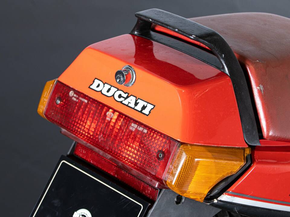 Imagen 32/45 de Ducati 750 Paso (1988)