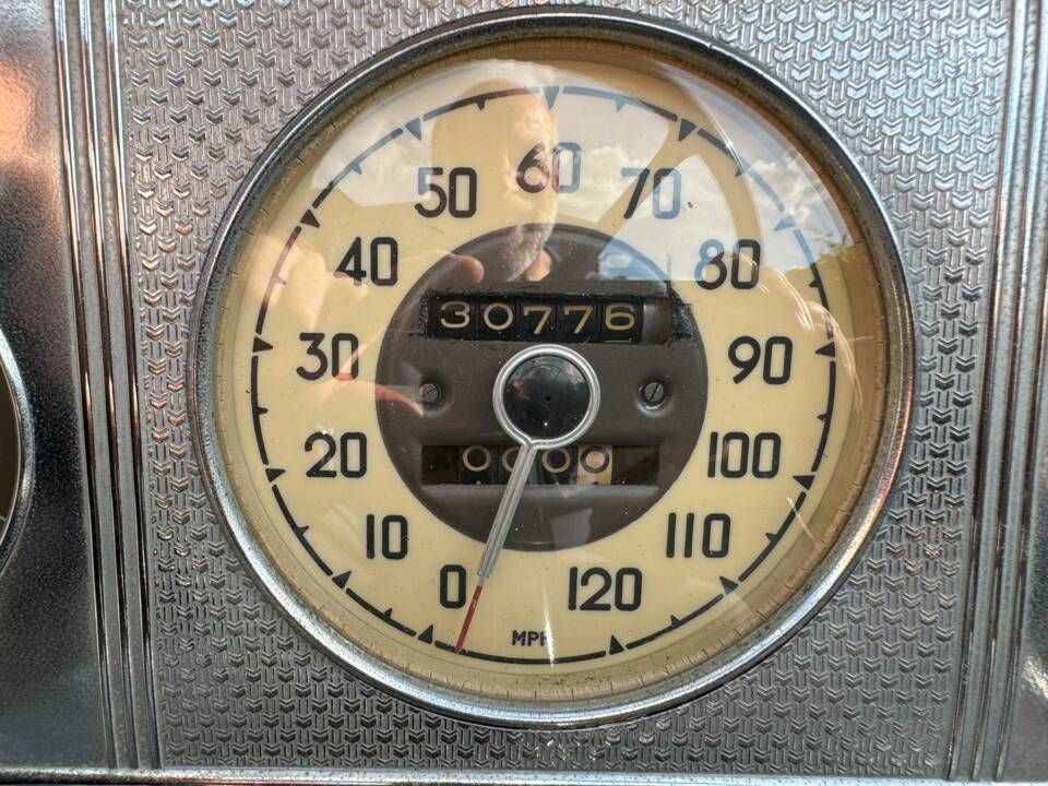 Image 61/75 of Packard One-Twenty (1936)