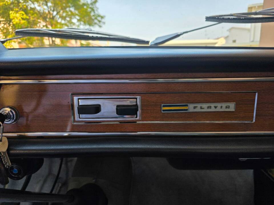 Image 24/38 de Lancia Flavia 1.8 (Pininfarina) (1963)