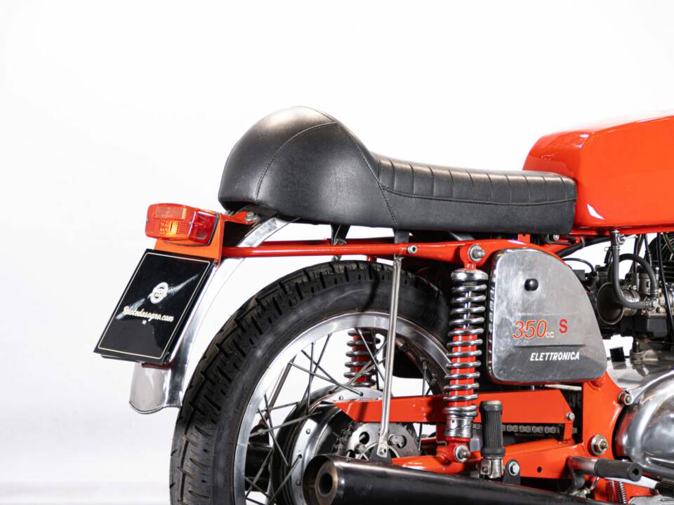 Image 9/50 of MV Agusta 350 S (1972)