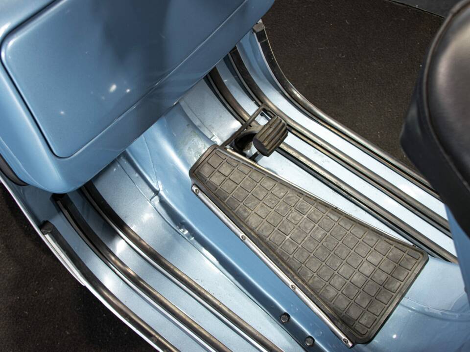 Image 27/31 of Piaggio Vespa PX 150 E (1982)