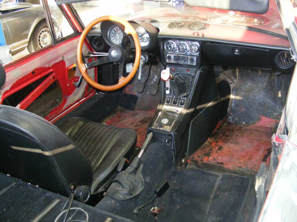Immagine 42/77 di Alfa Romeo Spider Veloce 2000 (1981)