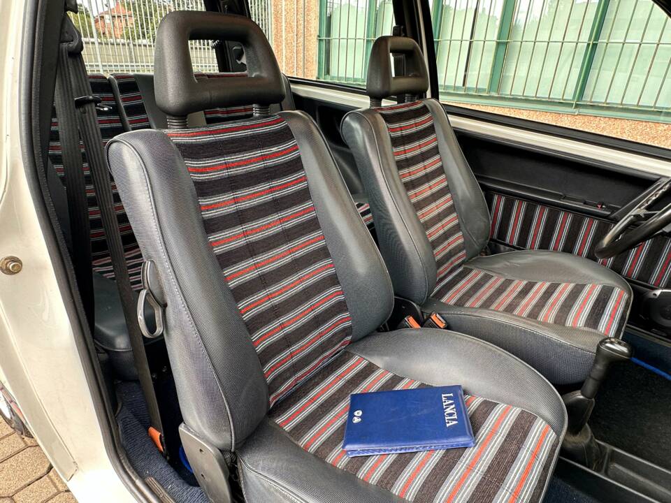 Image 18/26 of Autobianchi Y10 Turbo (1987)