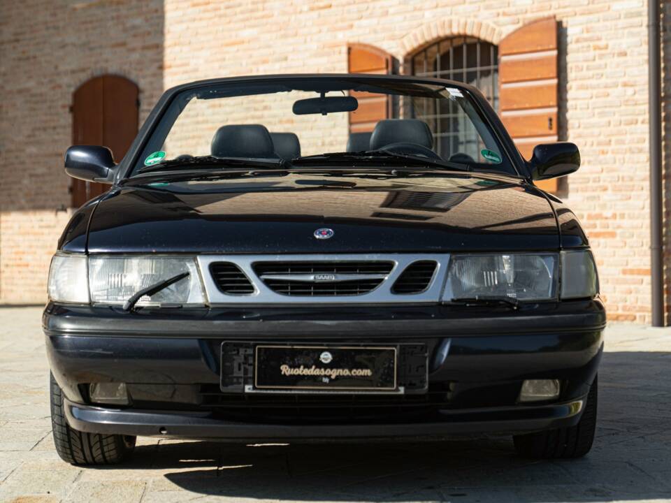 Obraz 3/50 pojazdu Saab 900 2.0i (1997)