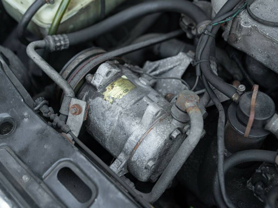 Image 34/41 of Lancia Thema 6V (1985)