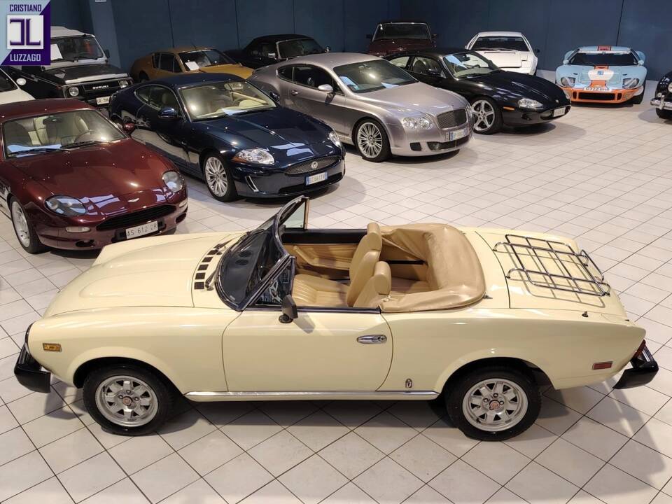 Image 16/64 of FIAT Spider 2000 (1982)