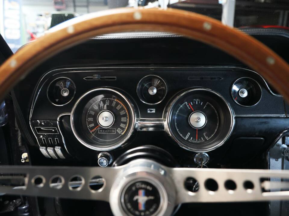 Image 49/57 of Ford Mustang 302 (1968)