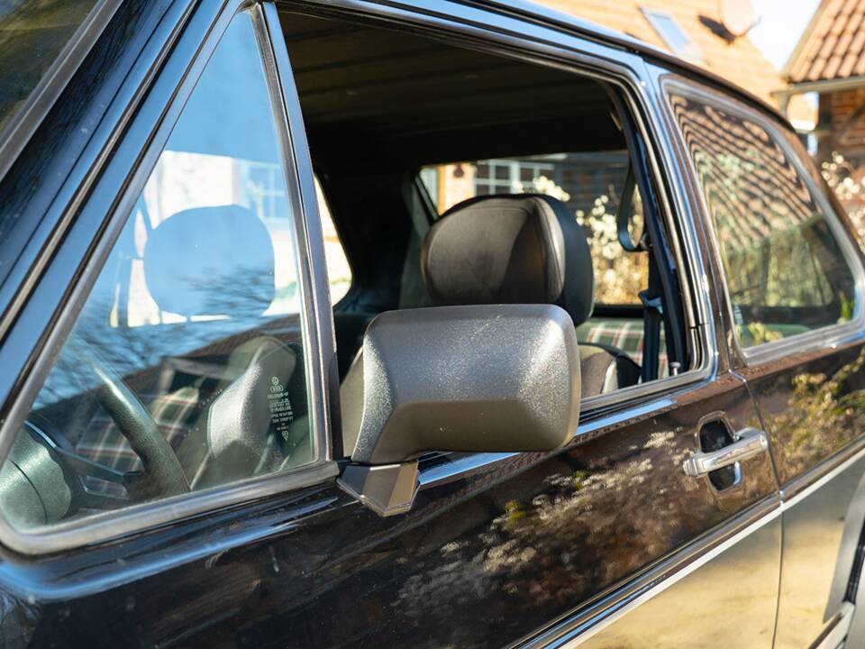 Bild 21/54 von Volkswagen Golf Mk I GTI 1.6 (1980)