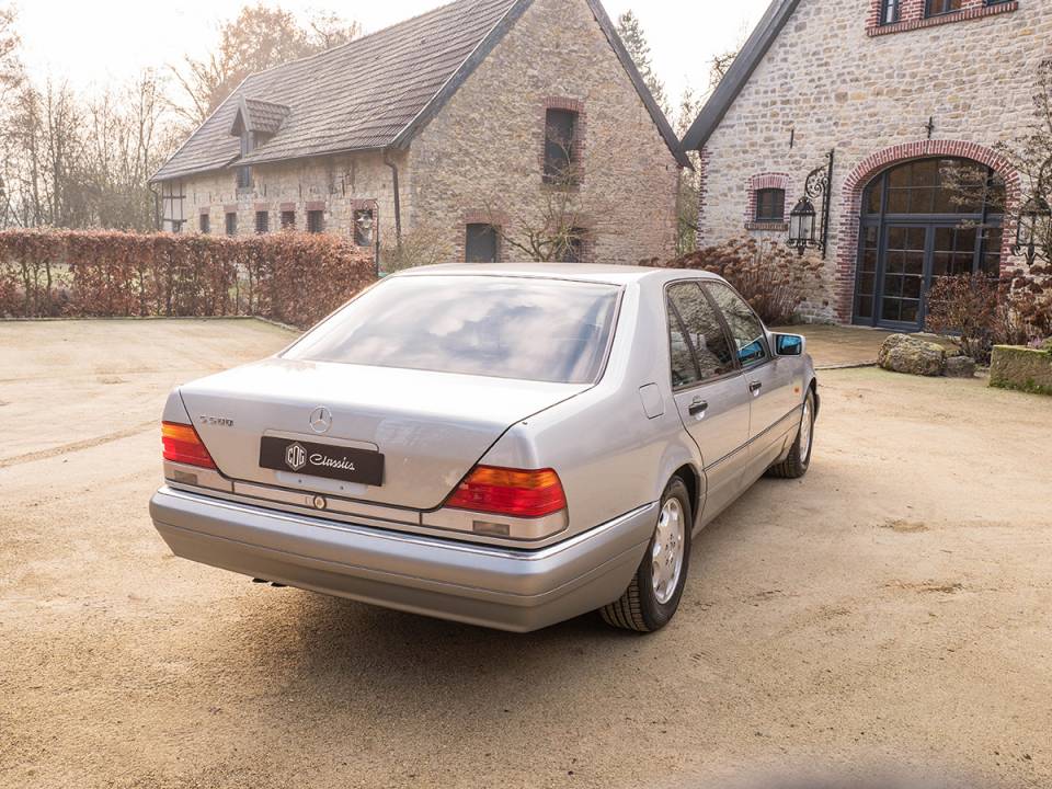 Bild 10/45 von Mercedes-Benz S 500 (1995)