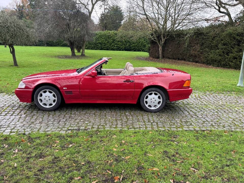 Image 8/30 of Mercedes-Benz SL 280 (1994)