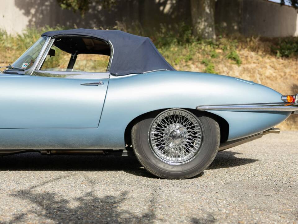 Image 18/50 de Jaguar Type E 3.8 (1964)