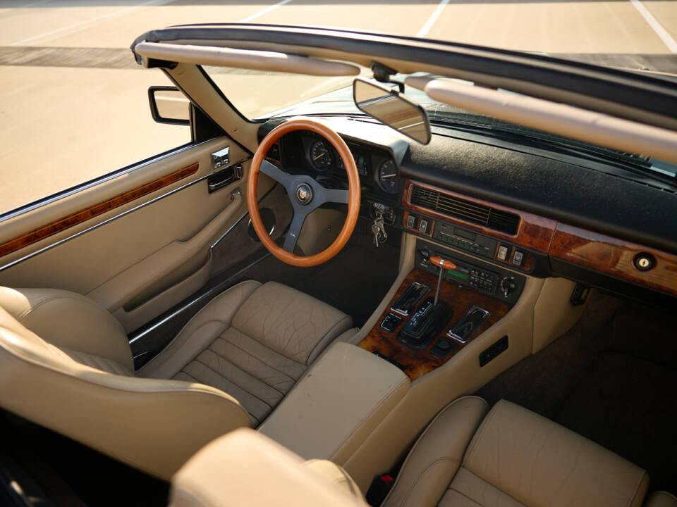 Imagen 36/37 de Jaguar XJ-S Convertible (1989)