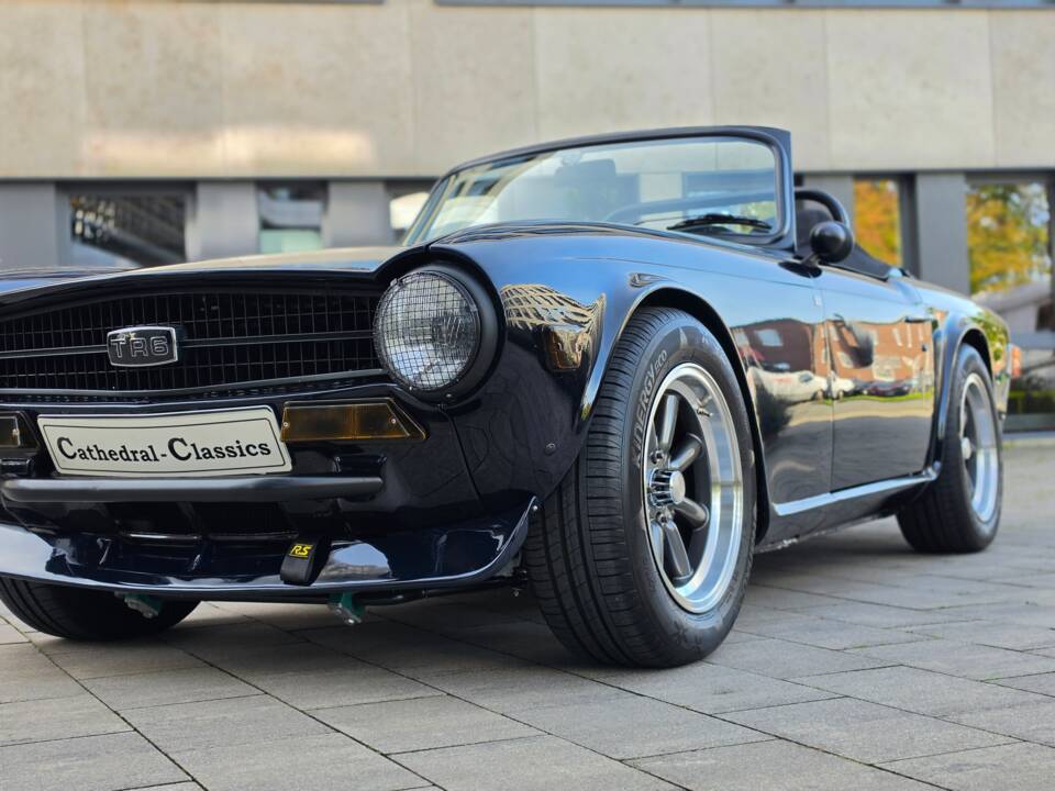 Image 2/49 of Triumph TR 6 PI (1973)