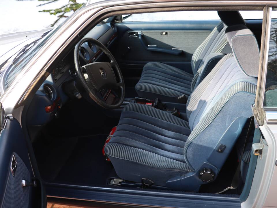 Bild 19/50 von Mercedes-Benz 280 C (1977)