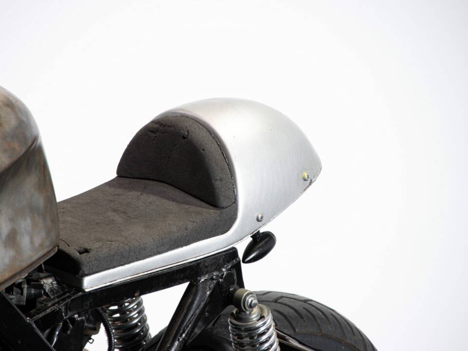 Image 27/48 of Honda CB 500E (1999)