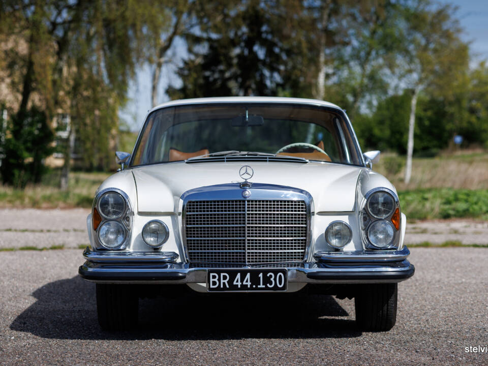 Image 13/38 of Mercedes-Benz 280 SE 3,5 (1970)