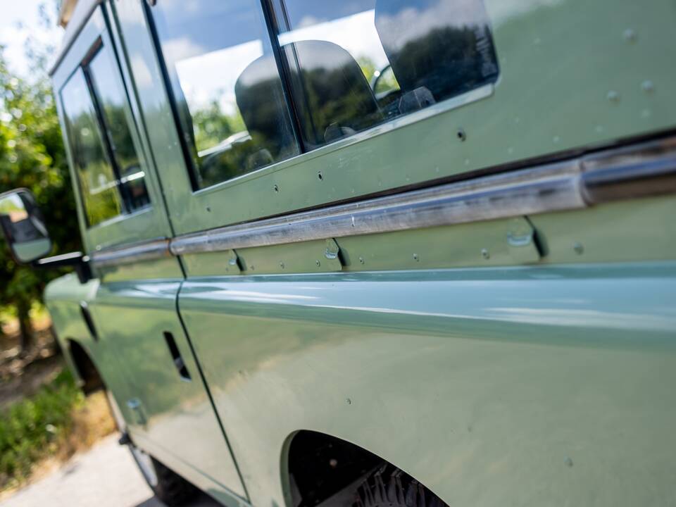 Image 34/50 of Land Rover 88 (1978)