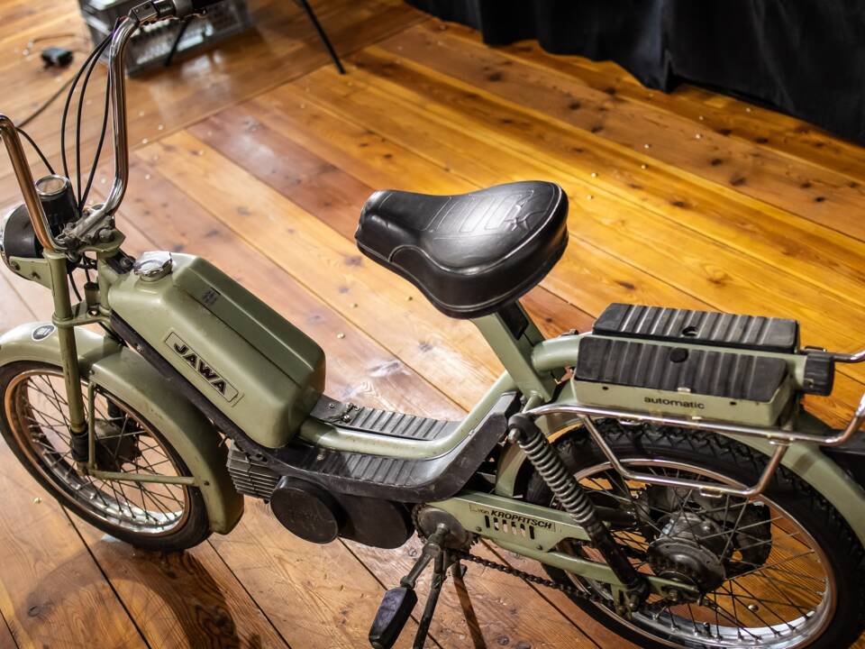 Bild 9/11 von Jawa Babetta 210 (1900)