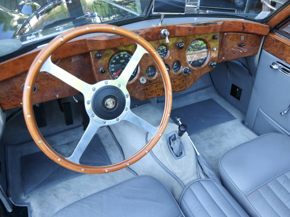 Afbeelding 13/50 van Jaguar XK 140 SE DHC (1957)