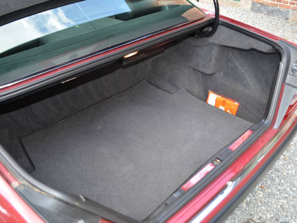 Bild 14/15 von Mercedes-Benz 230 CE (1991)