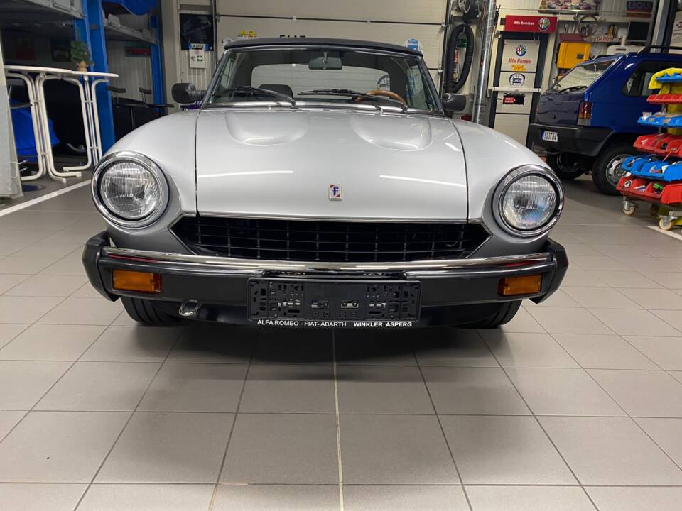 Image 4/32 of FIAT 124 Pininfarina Spidereuropa (1985)