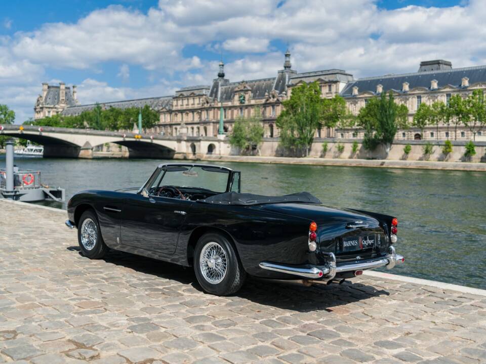Afbeelding 2/75 van Aston Martin DB 5 Volante (1964)