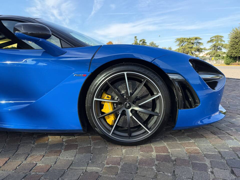 Immagine 7/30 di McLaren 720S (2021)